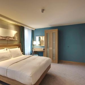 Queen Room Mobility accessible